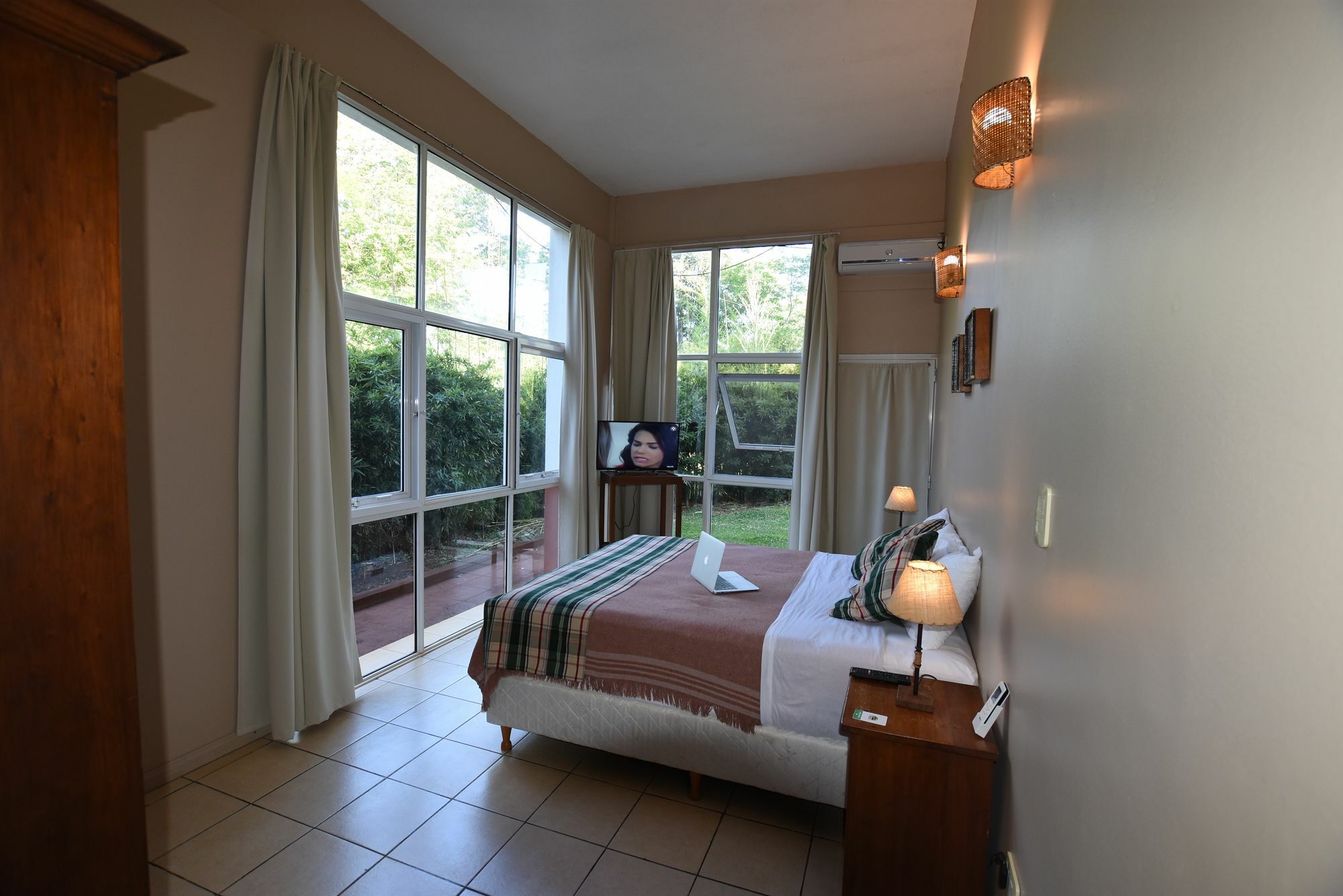 Tangoinn Club Iguazu Party Luxury Hostel 푸에르토이과수 외부 사진